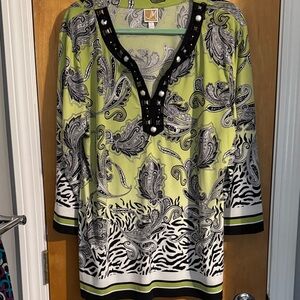 Women's Paisley black and light green Print Top Size XL. Perfect condition.